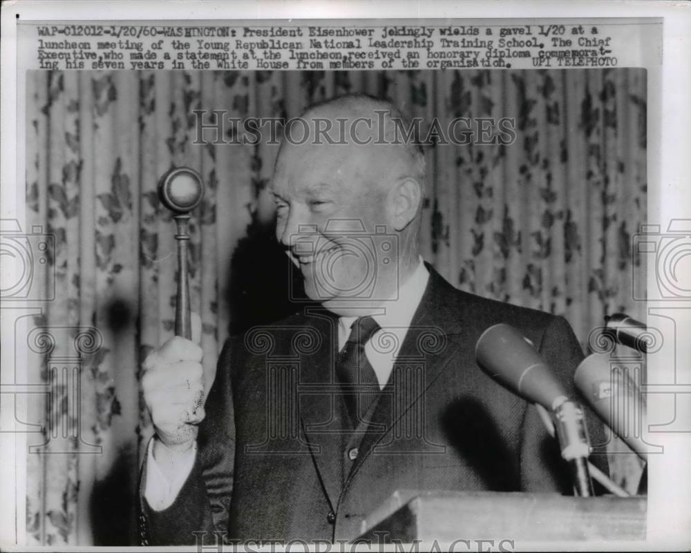 1960 Press Photo Dwight Eisenhower Wields Gavel at Training School Luncheon - Historic Images