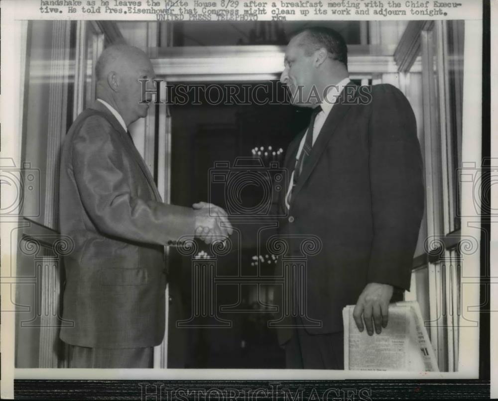 1957 Press Photo Pres.Eisenhower leaves the White House after Breakfast meeting - Historic Images