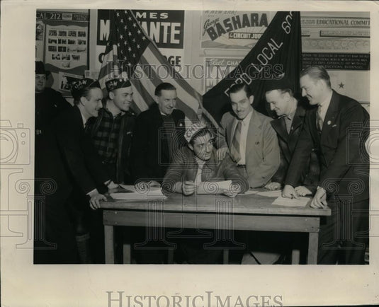 1941 Press Photo Harry Bennett, Ford Personnel director with Union Alleges - Historic Images