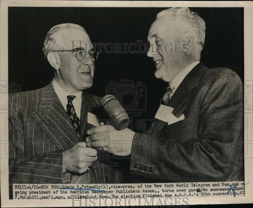 1951 Press Photo Edwin Friendly outgoing president of American Newspaper Assn - Historic Images