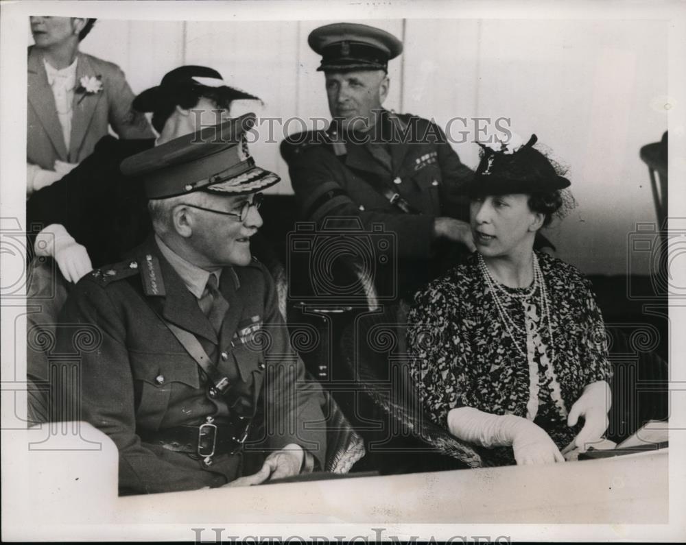 1939 Press Photo Princess Royal with Maj. Gen. Broad at Aldershot Army Camp - Historic Images