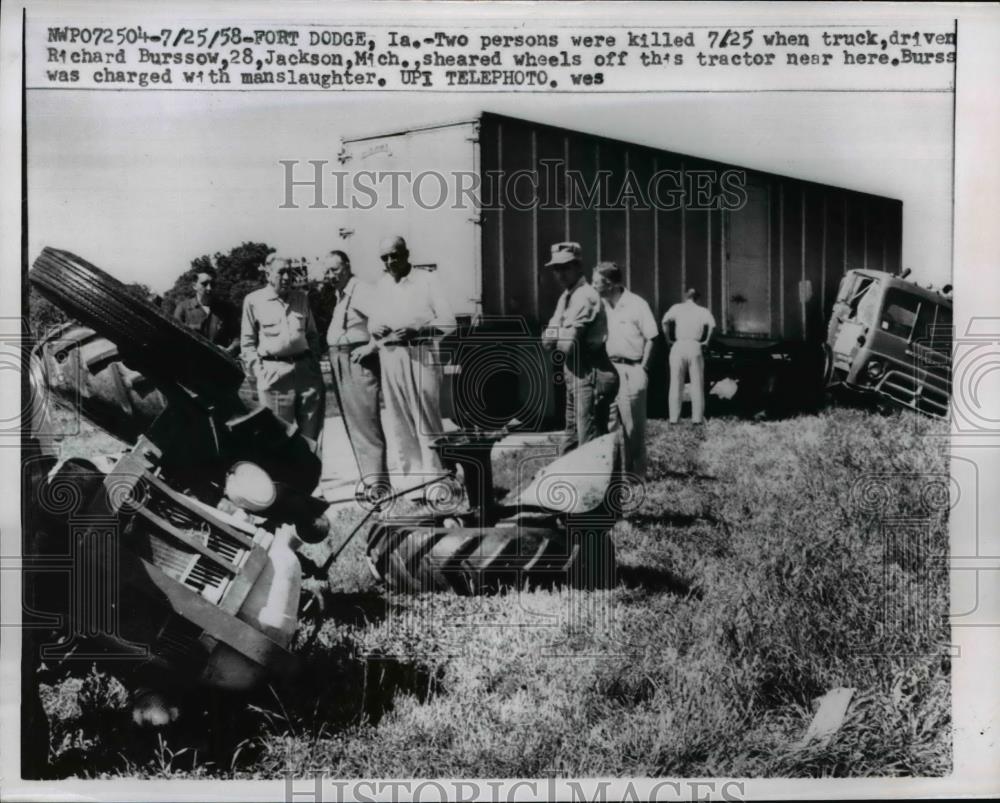 1958 Press Photo Two people killed when tractor trailer sheared wheel off - Historic Images