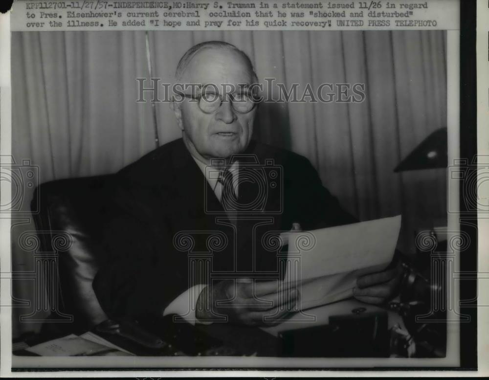 1957 Press Photo Pres.Harry S.Truman in a statement at Independence Mo - Historic Images