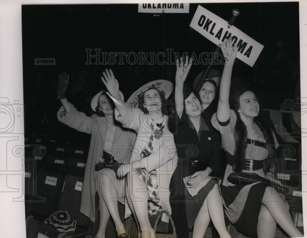 1940 Press Photo Women&#39;s delegates to democratic Convention in Chicago - Historic Images