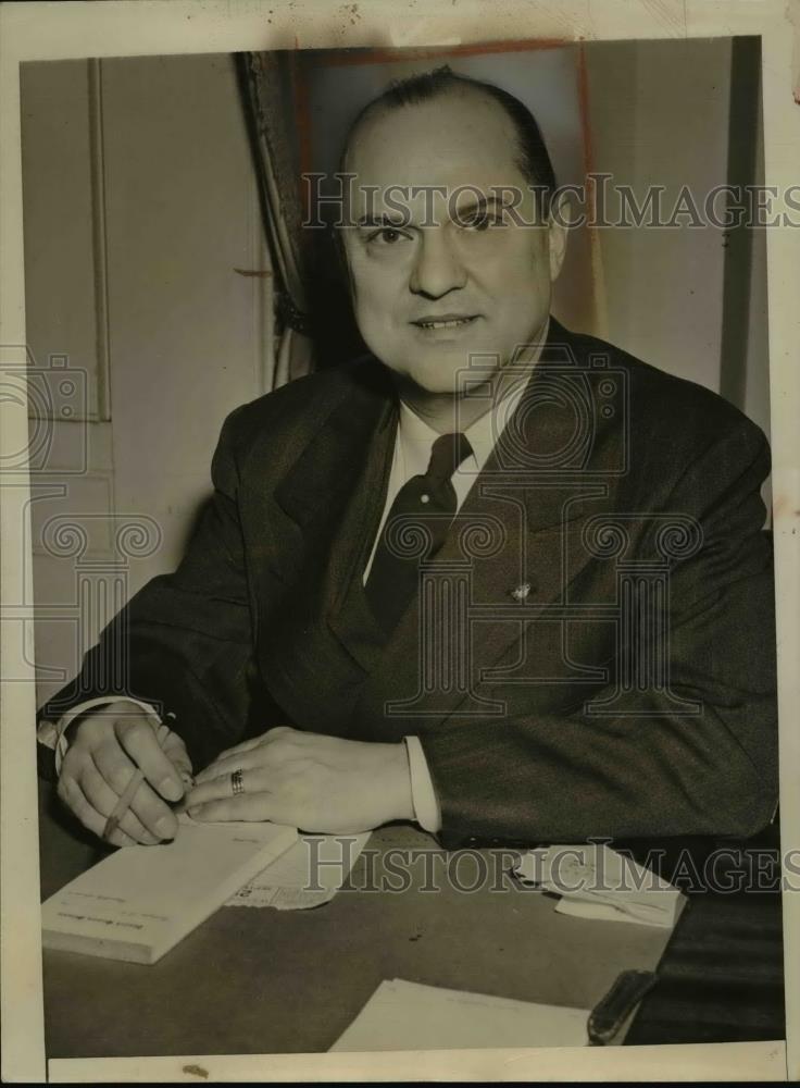 1944 Press Photo Sen. Samuel B.Jackson of Ind. at desk in his Washington Office - Historic Images