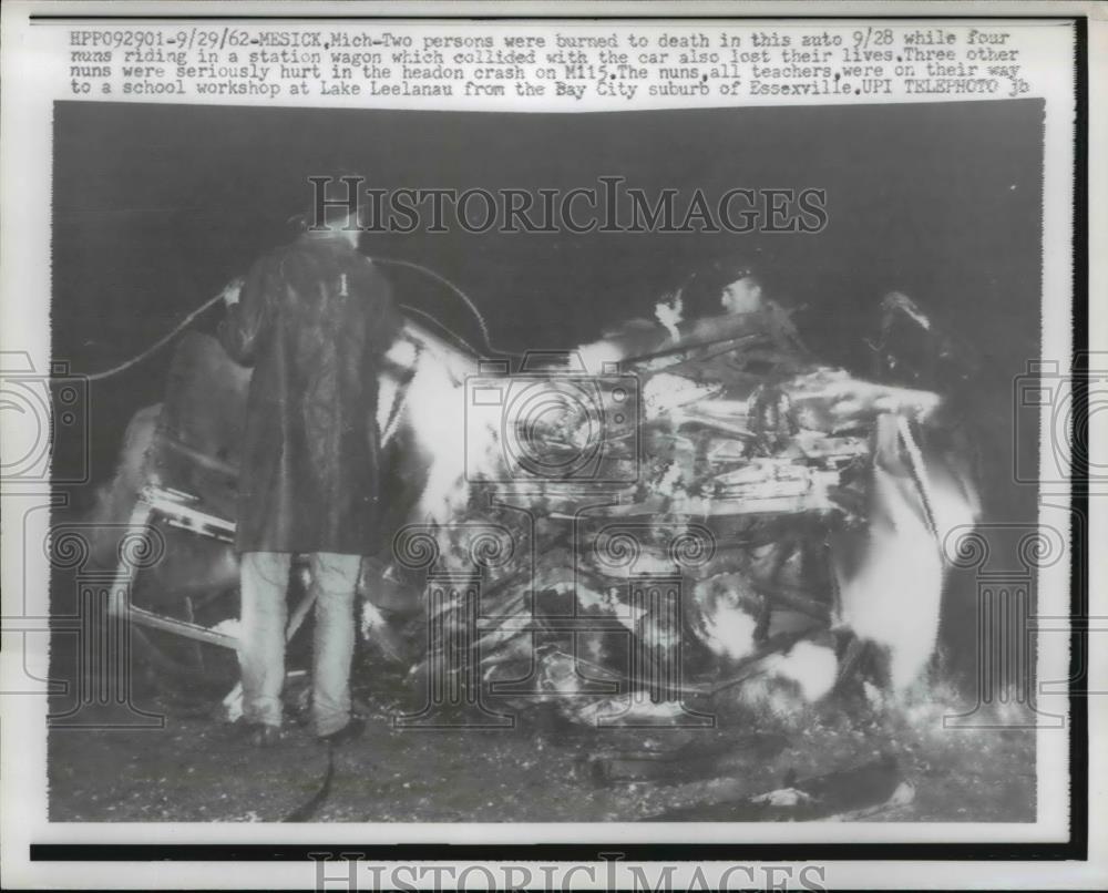 1962 Press Photo Two nuns burned to death &amp; four injured after car collision - Historic Images