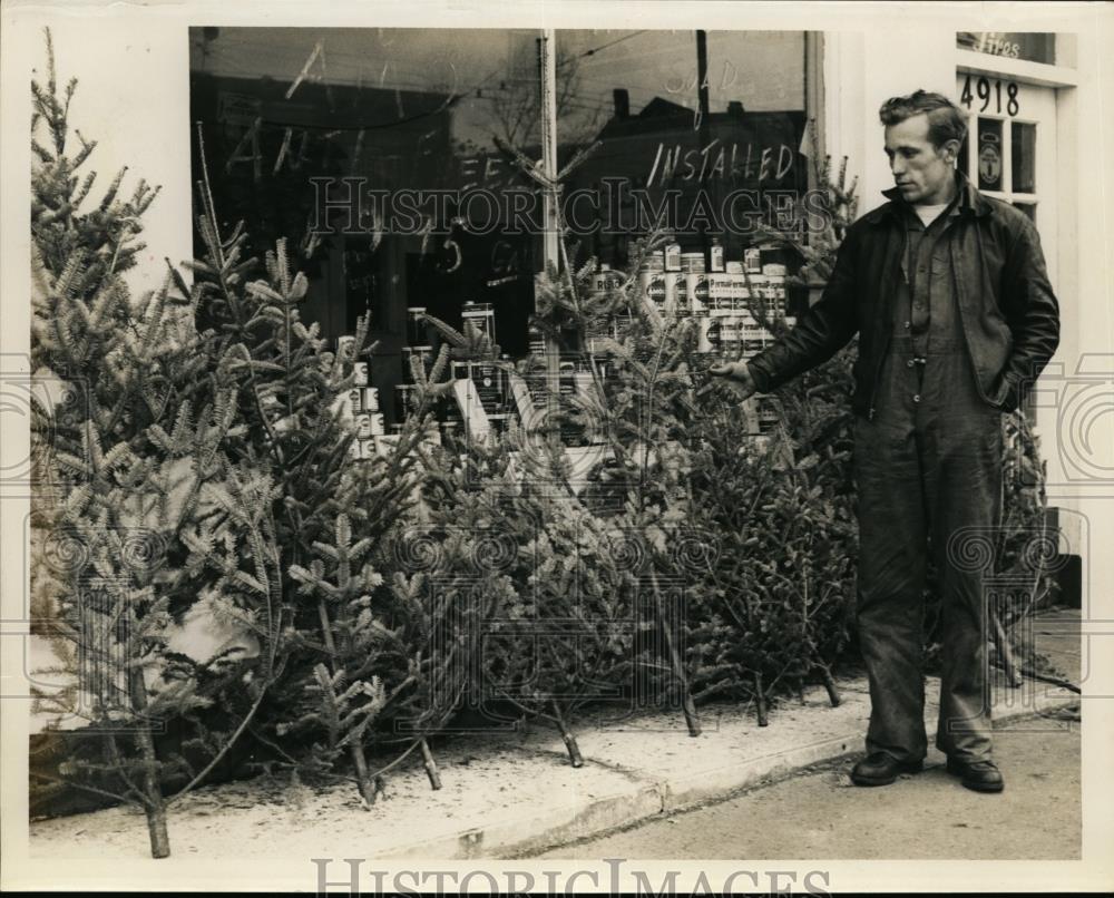 1954 Press Photo JC Horne sells Christmas Trees at 4918 Detroit - nee94863 - Historic Images