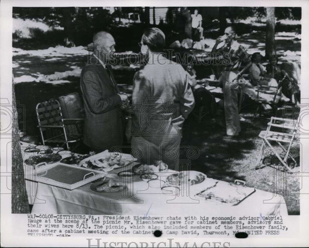 1954 Press Photo President Eisenhower talks with economic adviser - nef00547 - Historic Images