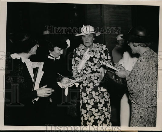 1936 Press Photo Ruth Hanna McCormick interviewed at Republican Convention - Historic Images