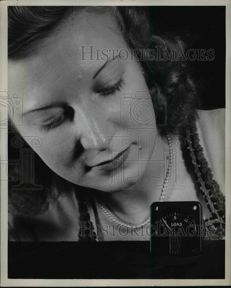 1946 Press Photo Midget Meter - nee95739 - Historic Images