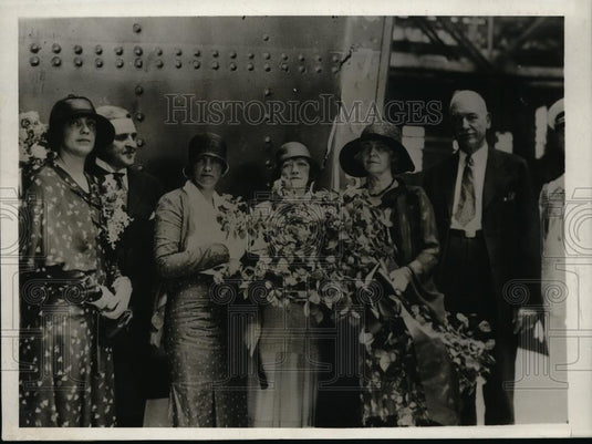 1930 Press Photo Mr. And Mrs. Hoover At The Passenger Steamer Excalibur - Historic Images