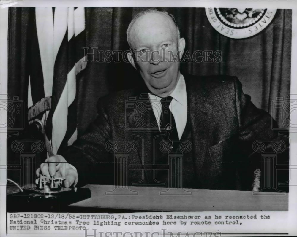 1955 Press Photo Pres. Dwight Eisenhower opened Natl. Christmas Tree Lighting - Historic Images