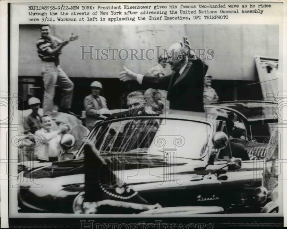 1960 Press Photo Pres.Eisenhower ride through the streets of New York - Historic Images