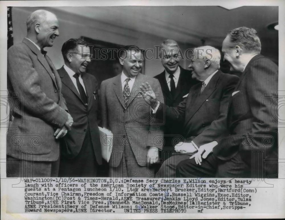 1956 Press Photo Charles E.Wilson with American Society of Newspaper Editors - Historic Images