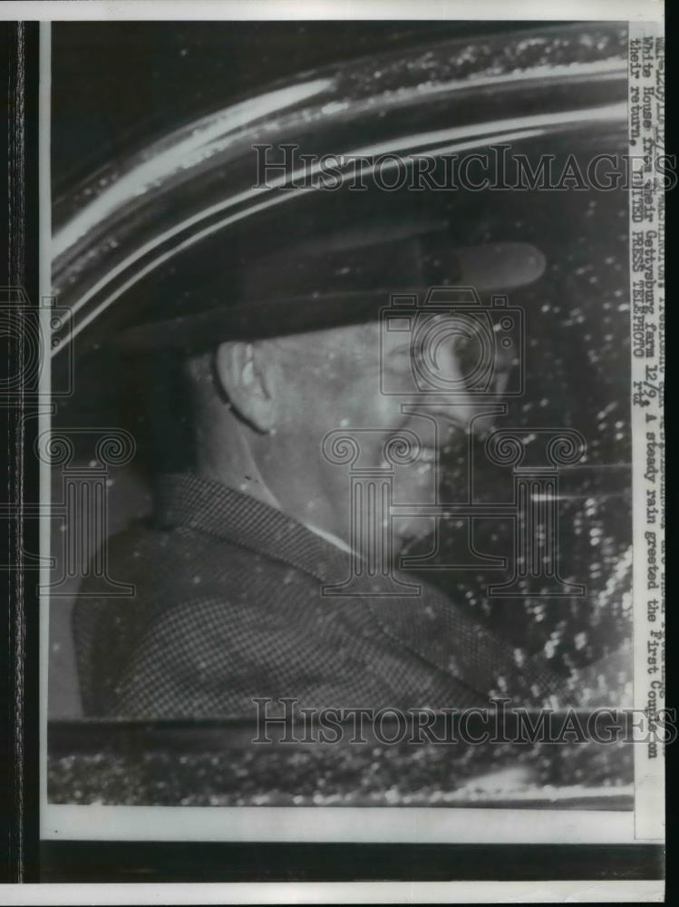 1957 Press Photo Pres.Dwight Eisenhower returned to White House from Gettysburg - Historic Images