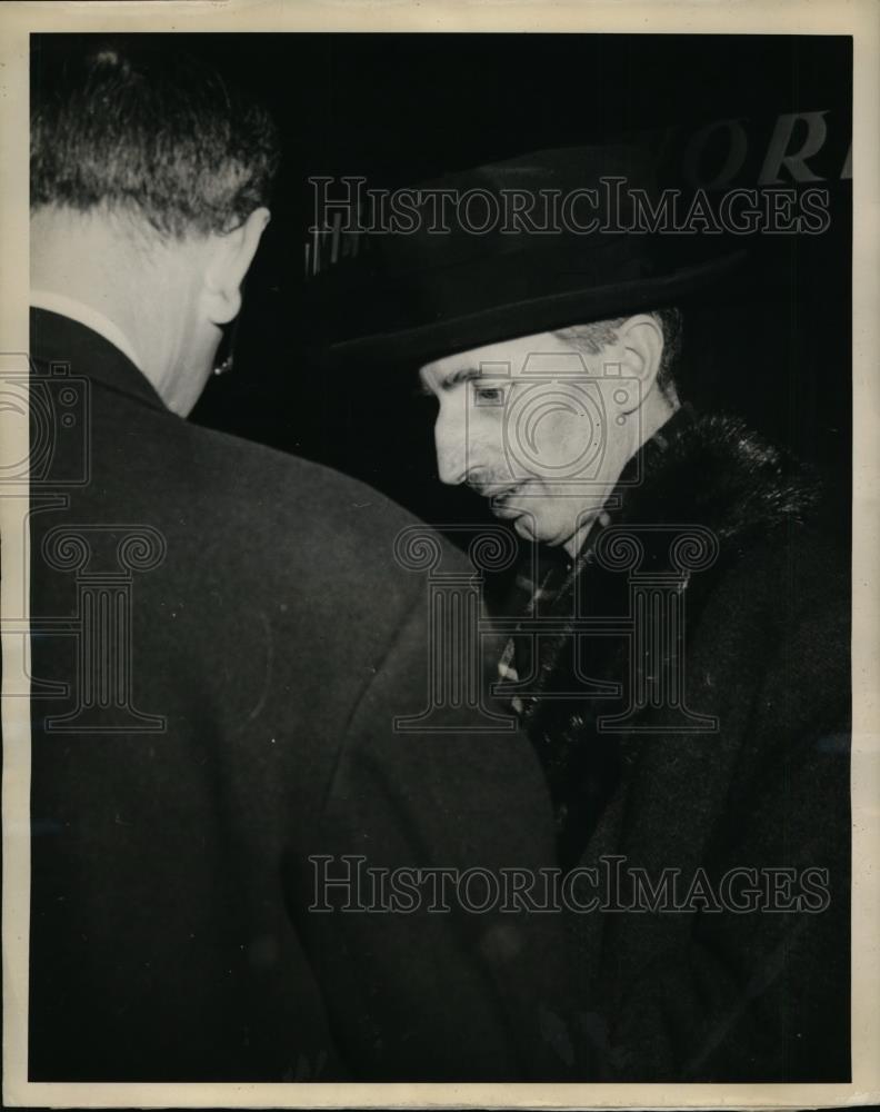 1944 Press Photo Director Edward Phelan En Route to Montreal - nee94893 - Historic Images