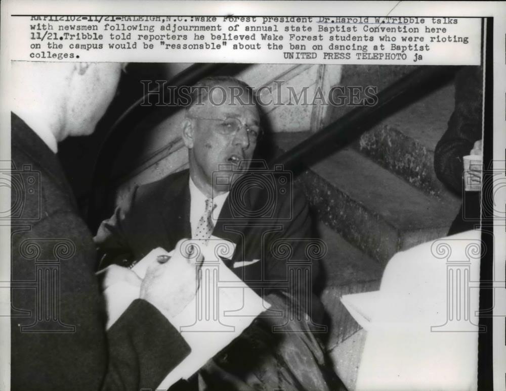 1957 Press Photo Dr.harold W. Tribble,Wake Forest Pres. talks to newsman - Historic Images