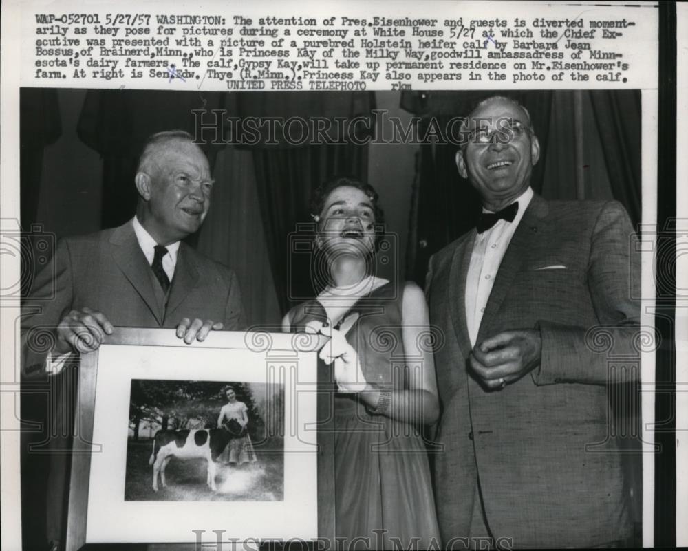 1957 Press Photo President Eisenhower, Barbara Jean, and Sen. Thye - nee93639 - Historic Images