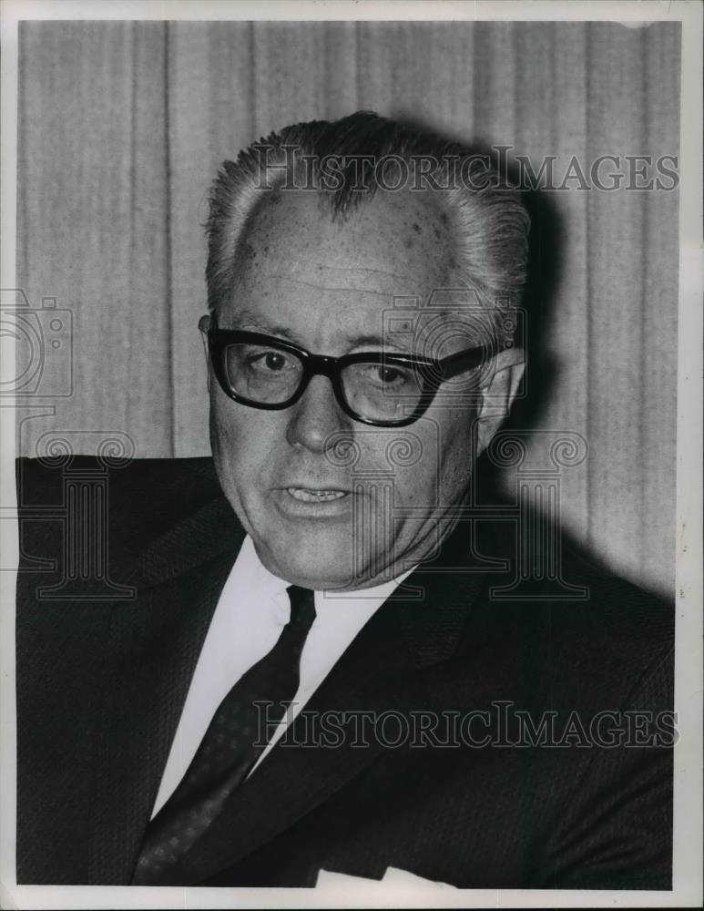 1966 Press Photo Dr.H Donald Winbigler Dean at Stanford - Historic Images