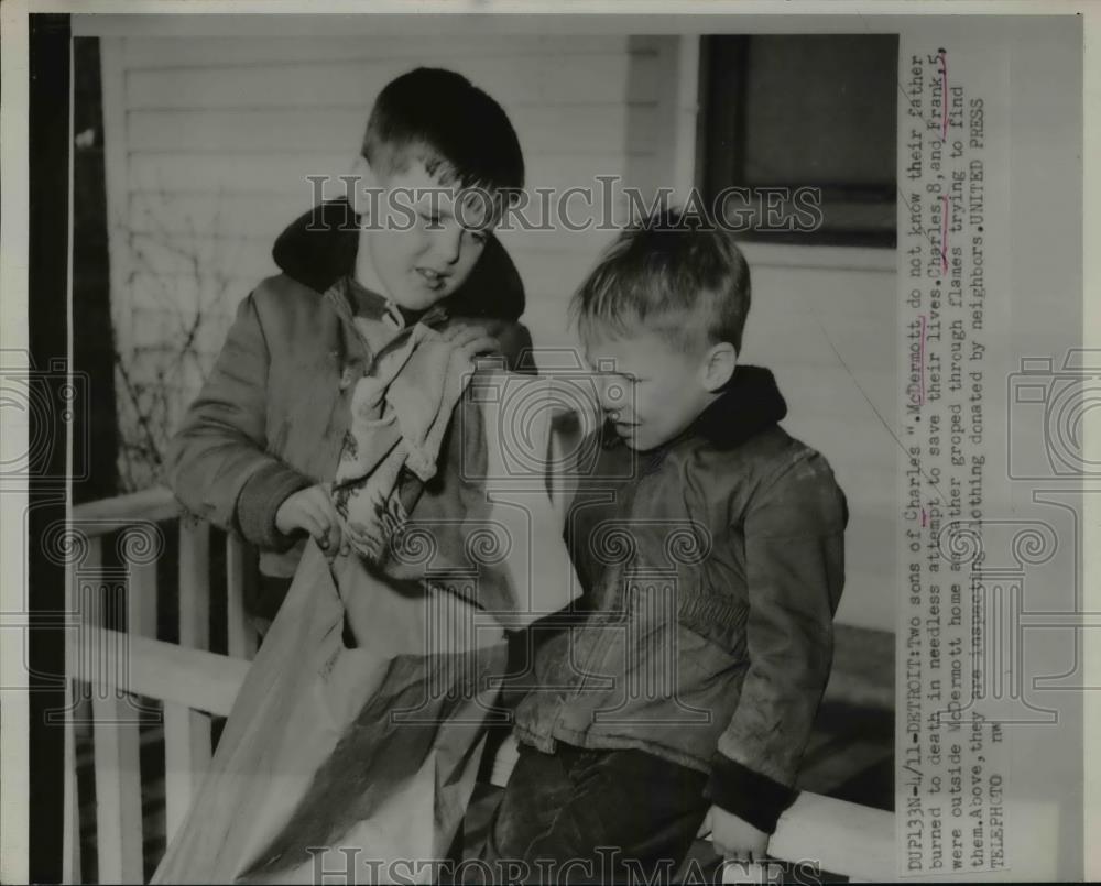 1953 Press Photo Charles & Frank McDermott do not know their father died - Historic Images