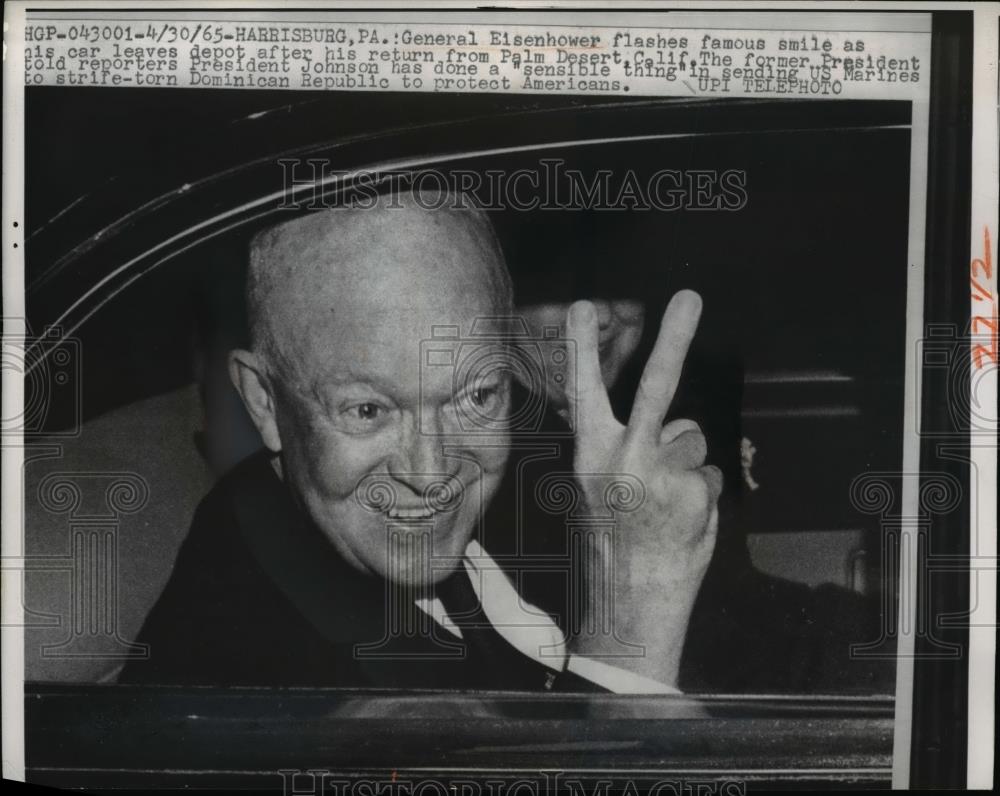 1965 Press Photo Dwight Eisenhower Greets Press after Return from Palm Desert - Historic Images