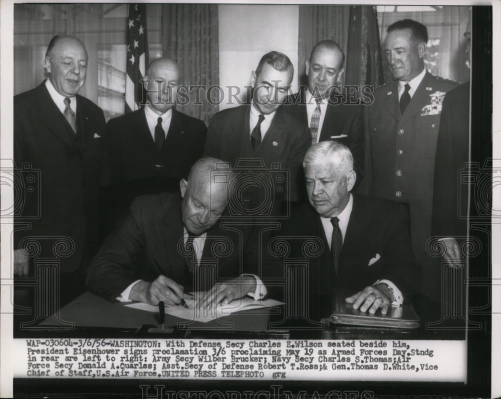 1956 Press Photo President Eisenhower Signing Armed Forces Day Proclamtion - Historic Images