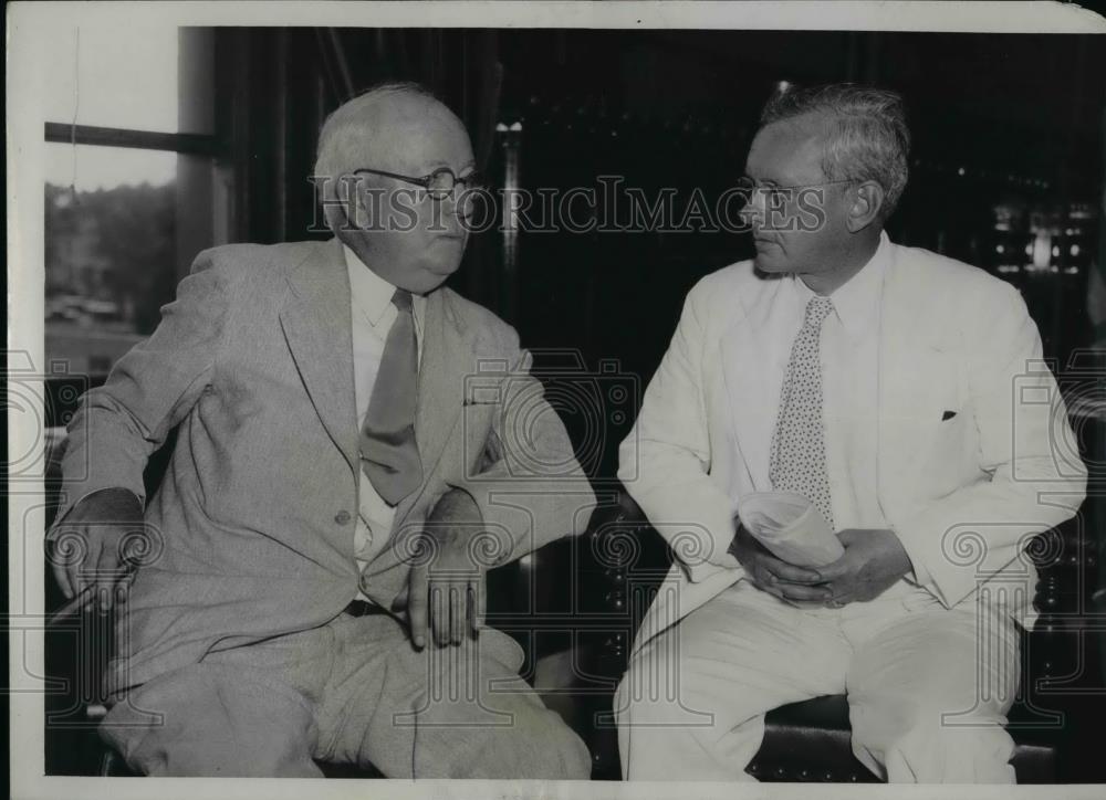 1936 Press Photo Luther Stevens and Governor Alfred M. Landon of Kansas - Historic Images