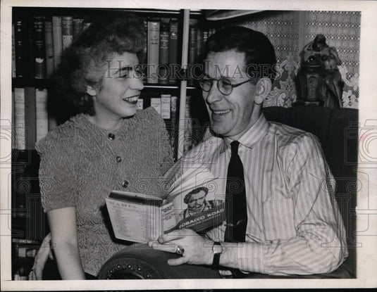 1945 Press Photo George Hause And His Bride Mrs. Percy Radford - nee96839 - Historic Images
