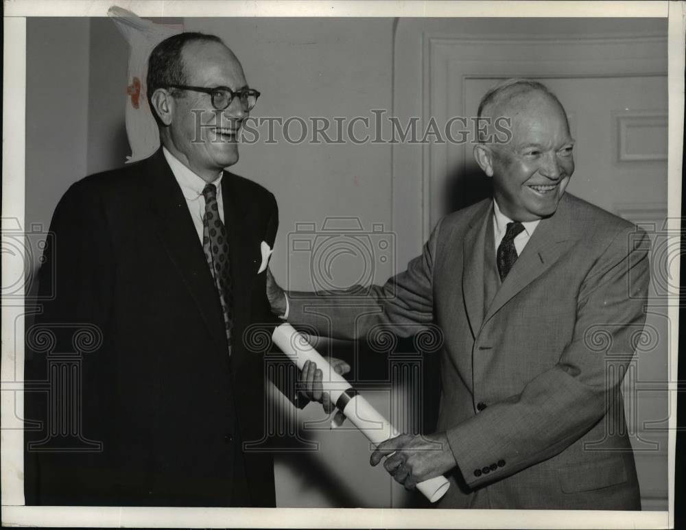 1957 Press Photo President Eisenhower congratulates Frederick Dearborn - Historic Images