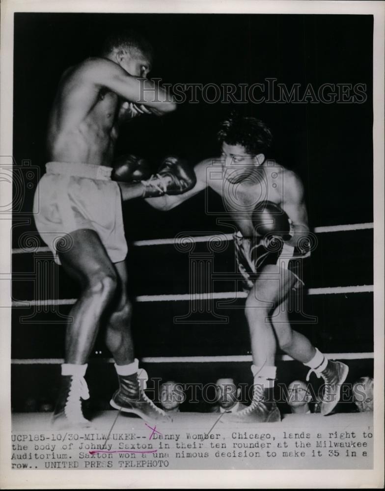 1953 Press Photo Danny Womber vs Johnny Saxton in Milwaukee bout - net09622 - Historic Images