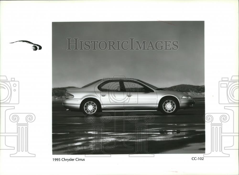 1995 Press Photo Automobile Chrysler Cirrus - spa28003 - Historic Images