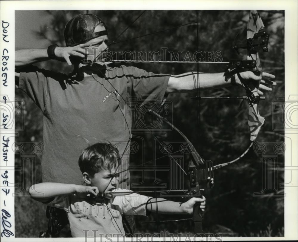 1994 Press Photo Don Crosen and son Jason with Evergreen Archery Club - spa25079 - Historic Images