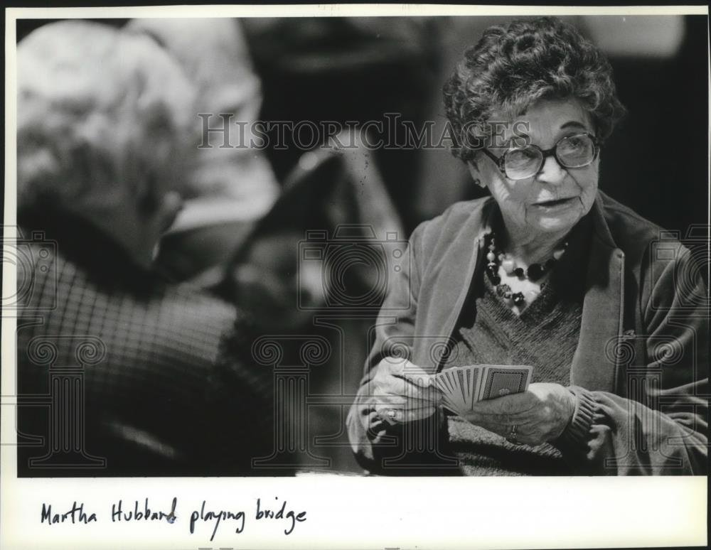 1985 Press Photo Aged Person Martha Hubbard playing bridge - spa28095 - Historic Images