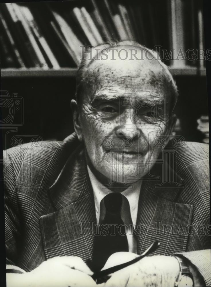 1983 Press Photo Nobel and Lenin Peace Prize Winner Author Sean MacBri ...