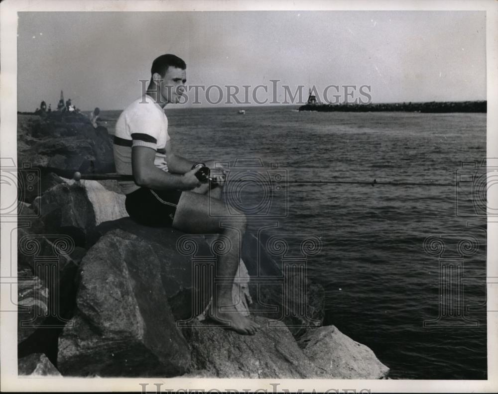 1951 Press Photo Wlmer Stout ousted Army cadet fishing at Manasquan NJ - Historic Images