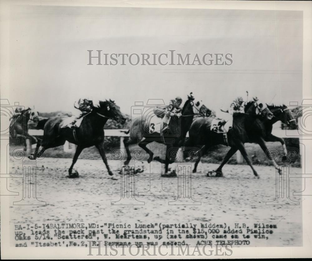 1948 Press Photo H Wilson on Picnic Lunch at Pimlico MD vs Mehrtens on Scattered - Historic Images