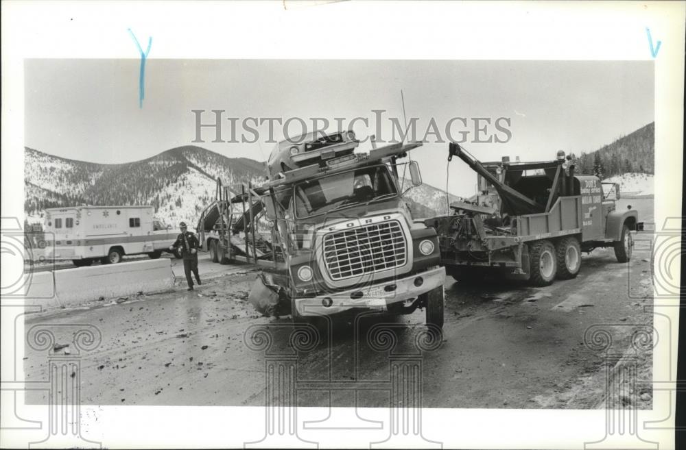 1984 Press Photo Lookout Pass Blocked by Truck on Interstate 90 - spa28063 - Historic Images