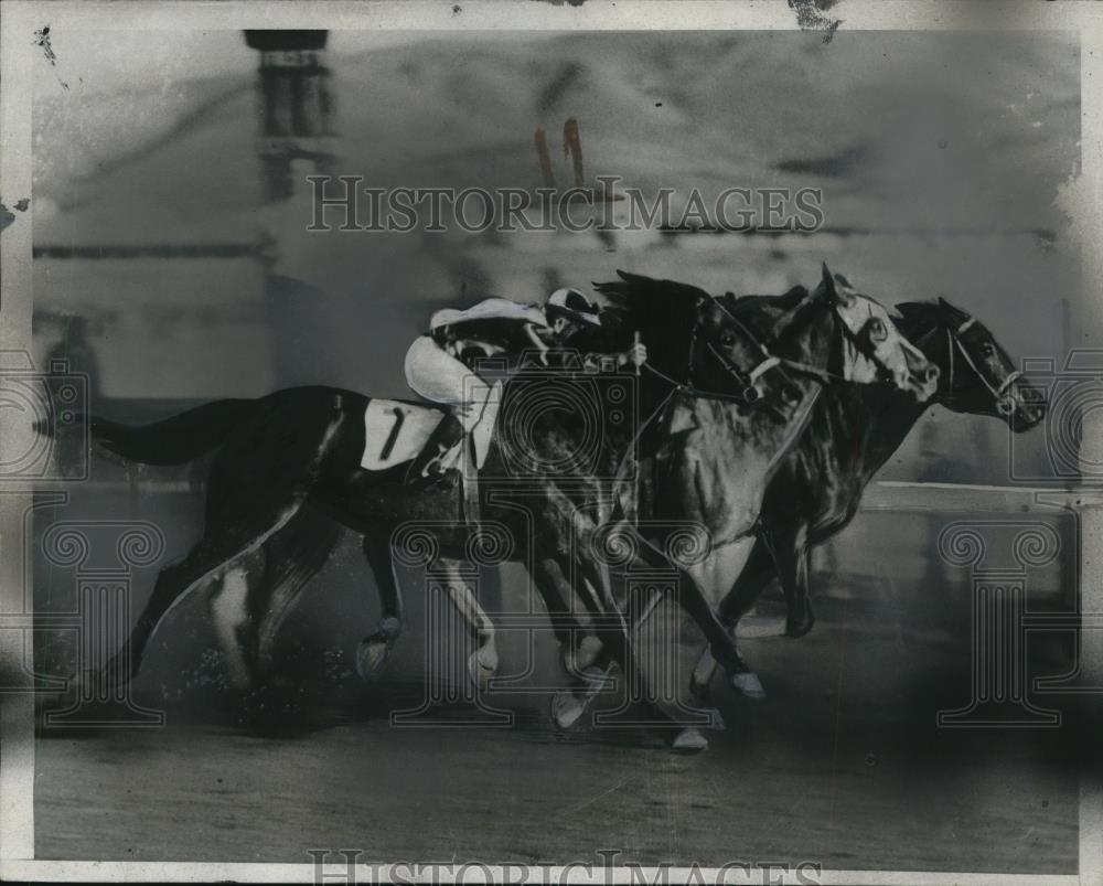 1935 Press Photo Wrackdale, No No, Vera Crofton at Aqua Caliente track - Historic Images