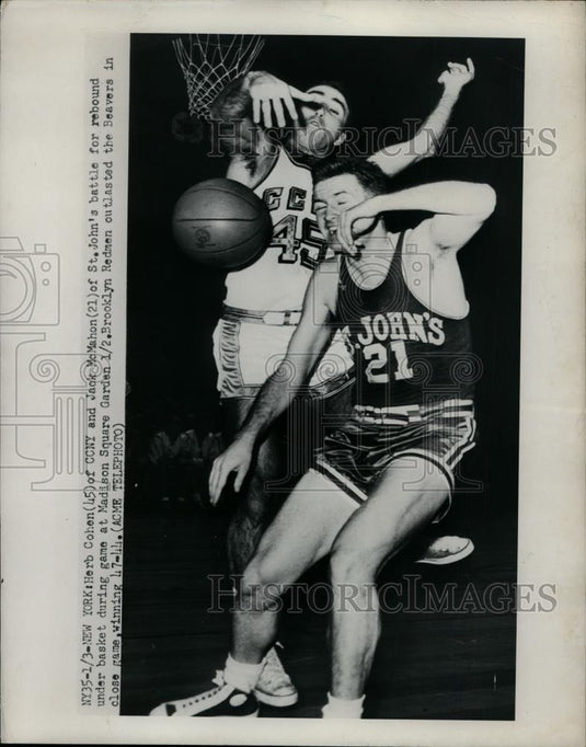 1951 Press Photo Herb Cohen of CCNY vs St John's Jack McMahon - net09925 - Historic Images
