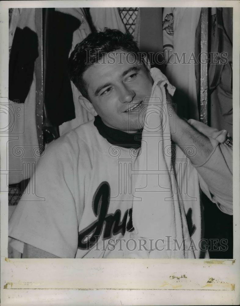 1951 Press Photo Cleveland Indians baseball player in the lockeroom - net16357 - Historic Images