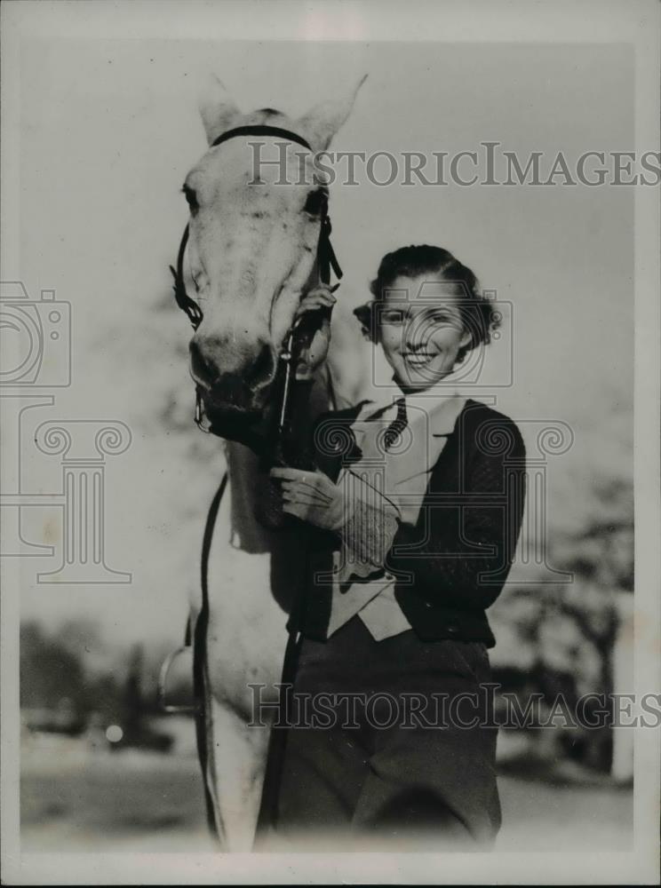 1935 Press Photo Mildred Lorick &amp; mount White Cloud at Augusta GA riding pageant - Historic Images