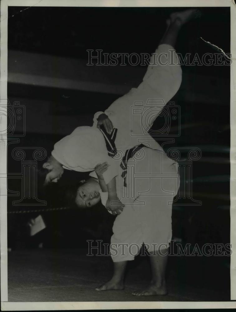 1936 Press Photo Japanese women wrestlers Maksano Norit &amp; Reiko Akutagama - Historic Images