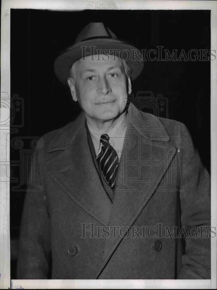 1944 Press Photo New York Swiss Delegate Walter deBourg arrives on Gripsholm NYC - Historic Images