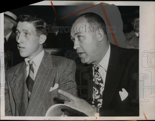 1946 Press Photo New York Jack Sharkey & son see Louis-Conn Battle NYC - Historic Images