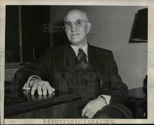 1945 Press Photo New York Horse Trainer Tom Smith Appeals for Remission NYC - Historic Images