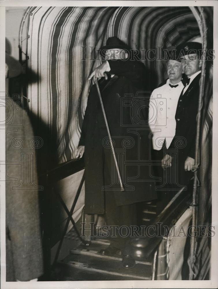 1936 Press Photo Cardinal O&#39;Connell of Boston leaves S.S Carinthia - nef08962 - Historic Images