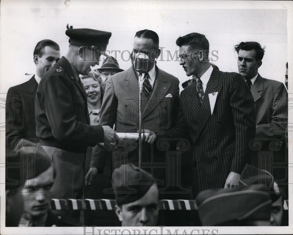 1946 Press Photo General Receives Scroll at Lakewood High School - nef09443 - Historic Images
