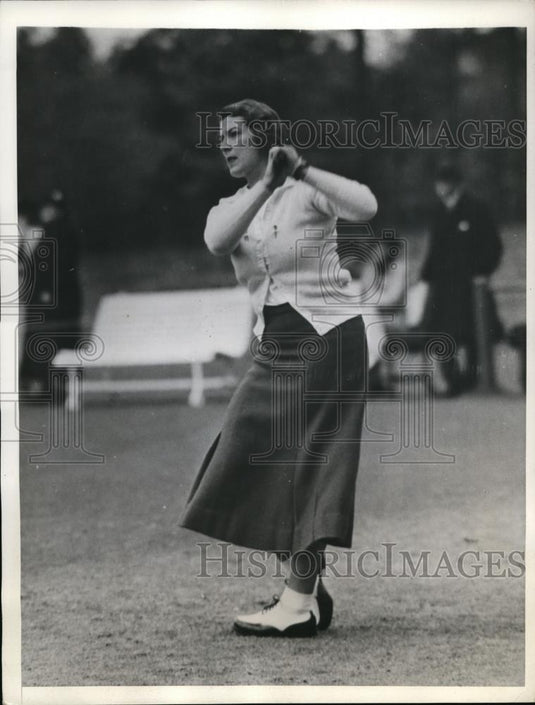 1935 Press Photo Barbara Stoddard at Women's North & South golf in NC - Historic Images