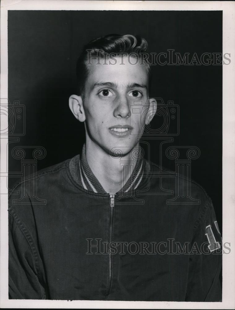 1961 Press Photo Glen Dryer Berea HS track star in Columbus Ohio - net18258 - Historic Images