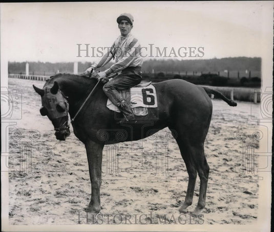 1939 Press Photo Hilton Dabson on Rough Time won Rowe Memorial at Bowie MD - Historic Images